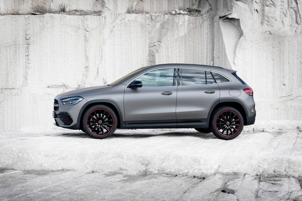 Mercedes-Benz GLA, Edition1, AMG Line, mountaingrau magno