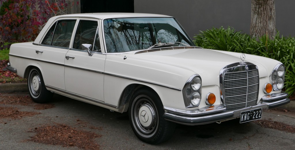 1970_Mercedes-Benz_280_SE_(W_108)_sedan_(2015-07-09)_01