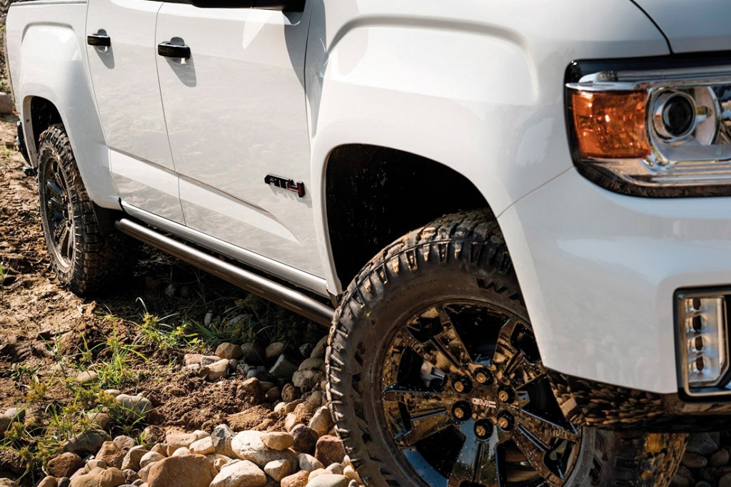 GMC CANYON AT4 OFF-ROAD PERFORMANCE