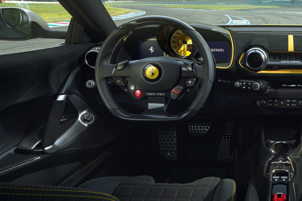 w Ferrari_812_Competizione_311