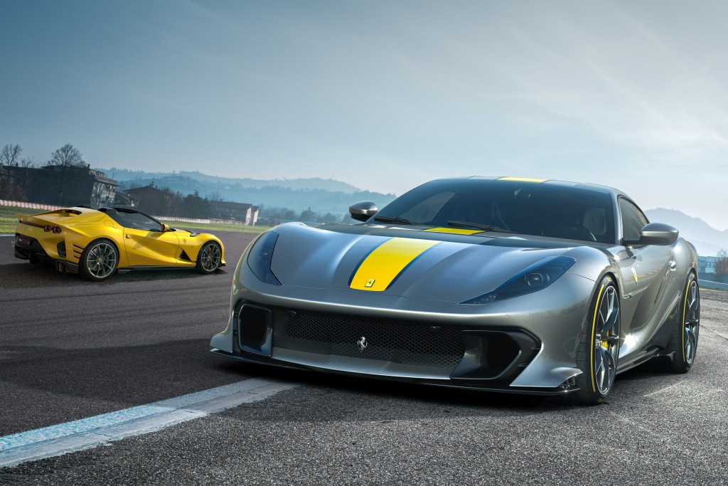 www Ferrari_812_Competizione_111