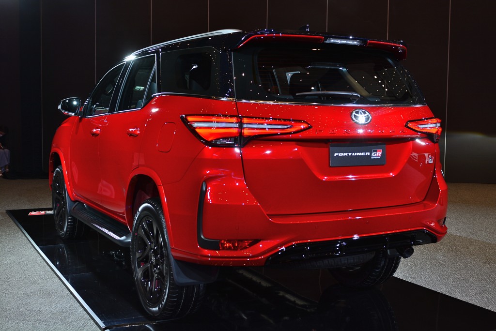 w Toyota Fortuner GR Sport -51