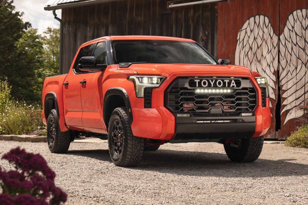 TOYOTA TUNDRA 2022 (100)