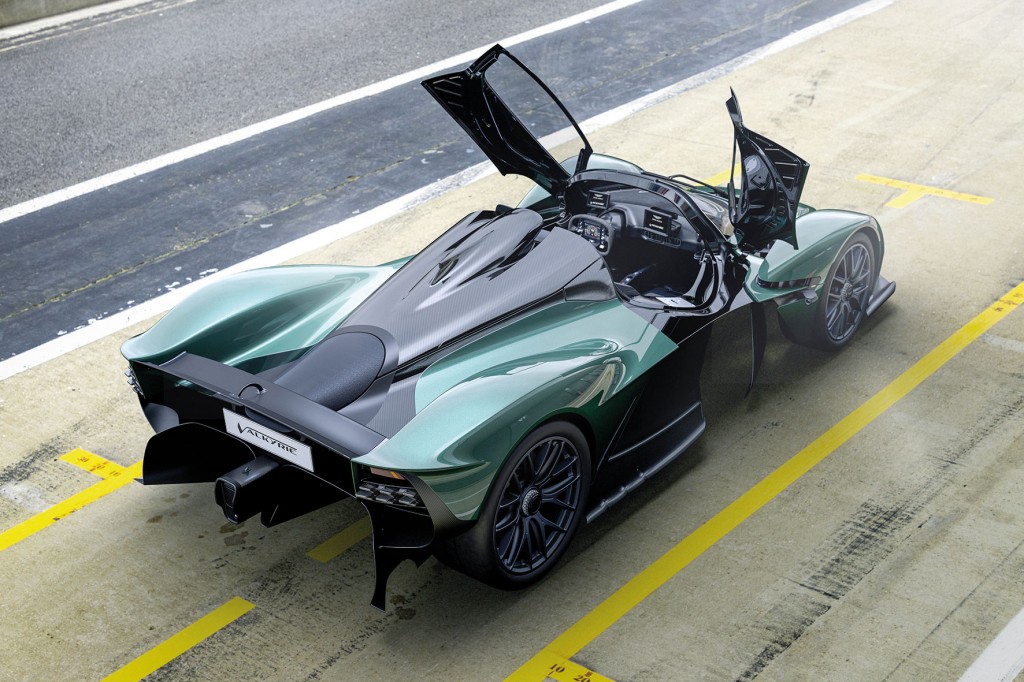 40.4 ASTON MARTIN VALKYRIE SPIDER