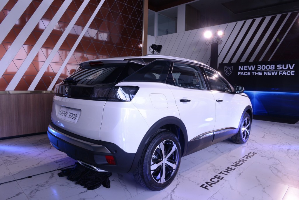 LINE_ALBUM_PEUGEOT 3008 SUV_211001_36