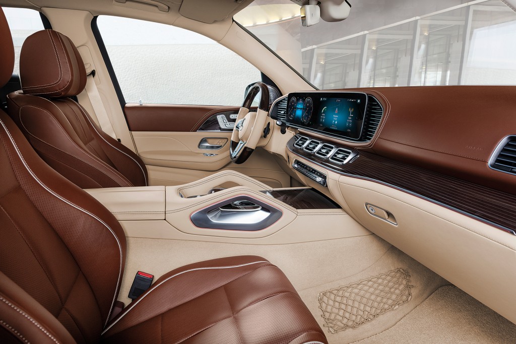 Mercedes-Maybach GLS 600 4MATIC, rubellitrot / obsidianschwarz, Leder Exklusiv Nappa mahagoni/macchiato; Kraftstoffverbrauch kombiniert: 12,0-11,7 l/100 km; CO2-Emissionen kombiniert: 273-266 g/km**Angaben zum Kraftstoffverbrauch und CO2-Emissionen sind vorläufig und wurden vom Technischen Dienst für das Zertifizierungsverfahren nach Maßgabe des WLTP-Prüfverfahrens ermittelt und in NEFZ-Werte korreliert. Eine EG-Typgenehmigung und Konformitätsbescheinigung mit amtlichen Werten liegen noch nicht vor. Abweichungen zwischen den Angaben und den amtlichen Werten sind möglich.  Mercedes-Maybach GLS 600 4MATIC, rubellite red / obsidian black, Exclusive nappa leather mahogany/macchiato; combined fuel consumption: 12.0-11.7 l/100 km; combined CO2 emissions: 273-266 g/km**Figures for fuel consumption and CO2 emissions are provisional and were determined by the Technical Service for the certification process in accordance with the WLTP test method and correlated into NEDC figures. EC type approval and a certificate of conformity with official figures are not yet available. Differences between the stated figures and the official figures are possible.