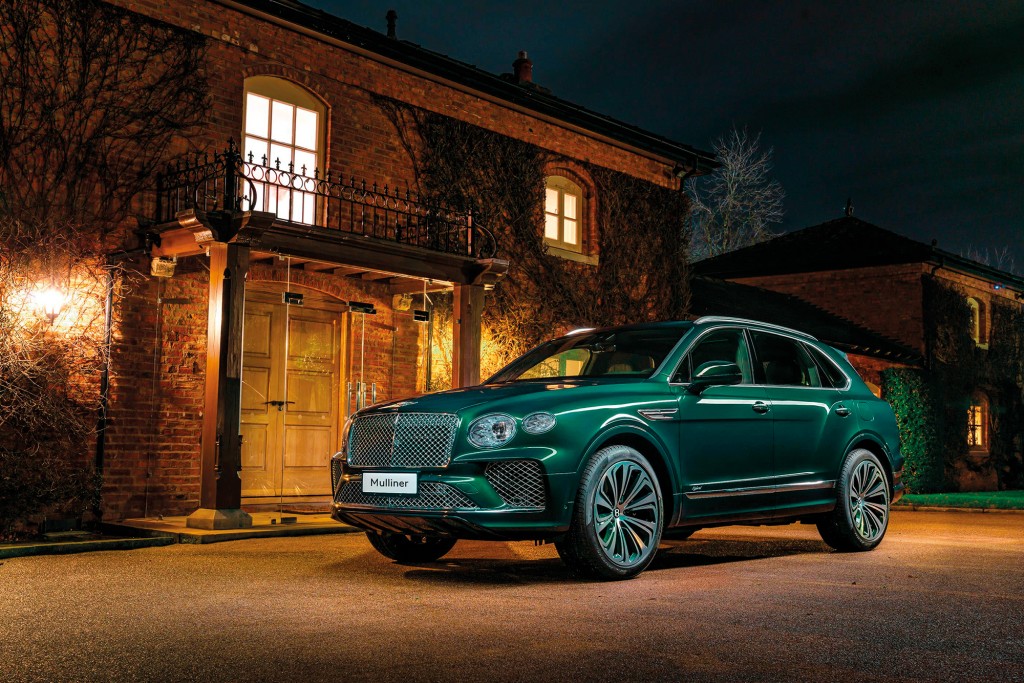 30.4 BENTLEY BENTAYGA HYBRID