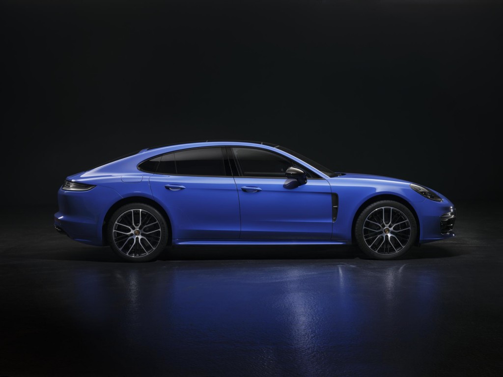 S21_5510_fine Porsche Panamera in Maritim Blue