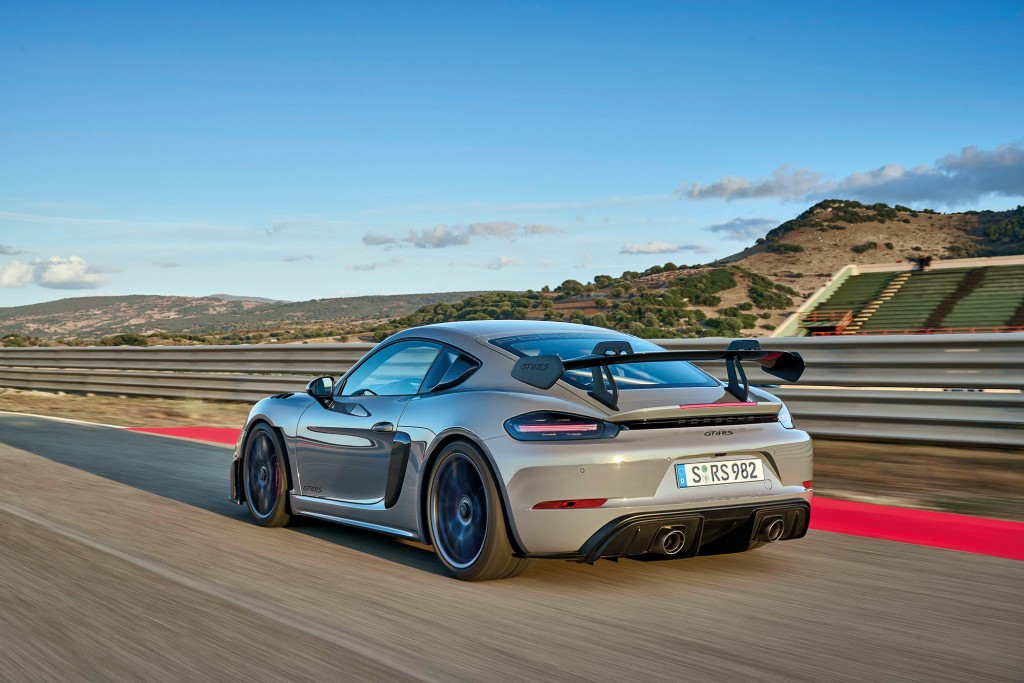 24.4 PORSCHE 718 CAYMAN GT4 RS