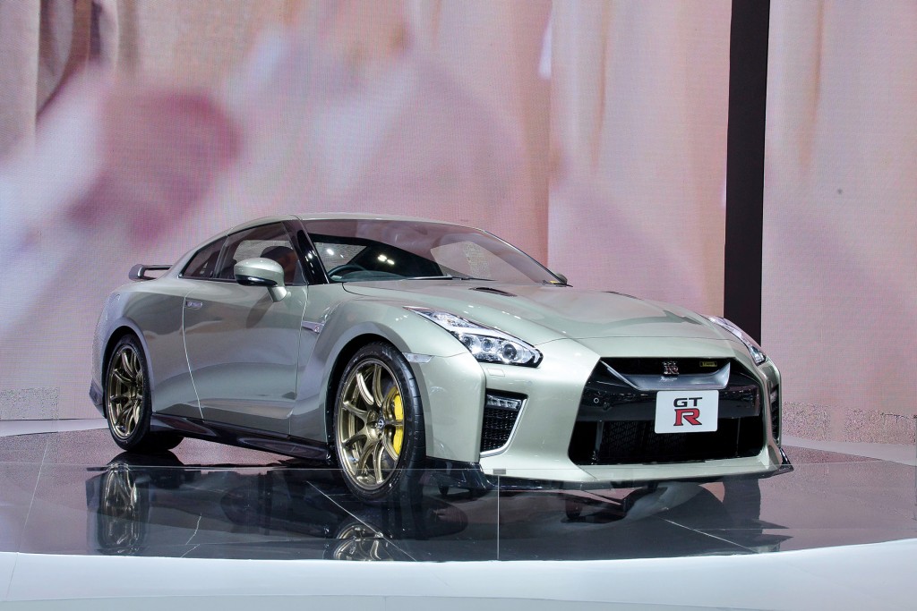 56.6 NISSAN GT-R T-SPEC