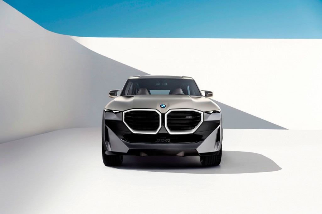 34.2 BMW CONCEPT XM