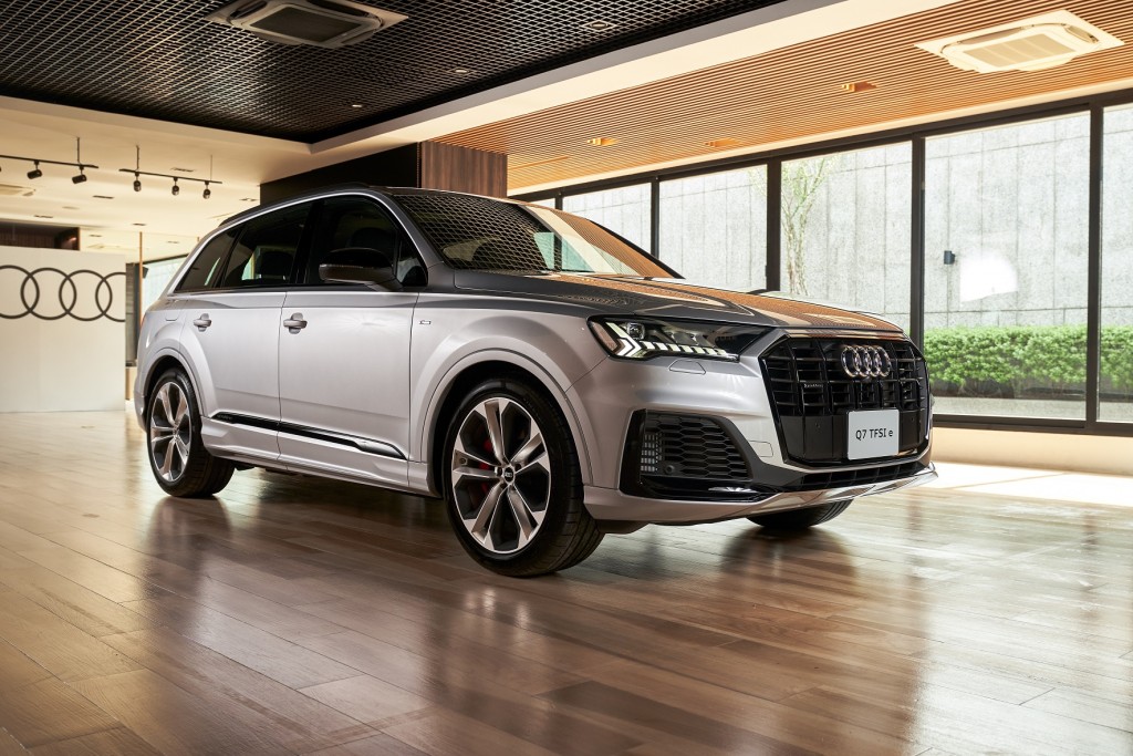 Audi Q7 60 TFSI e quattro S line Black Edition_01