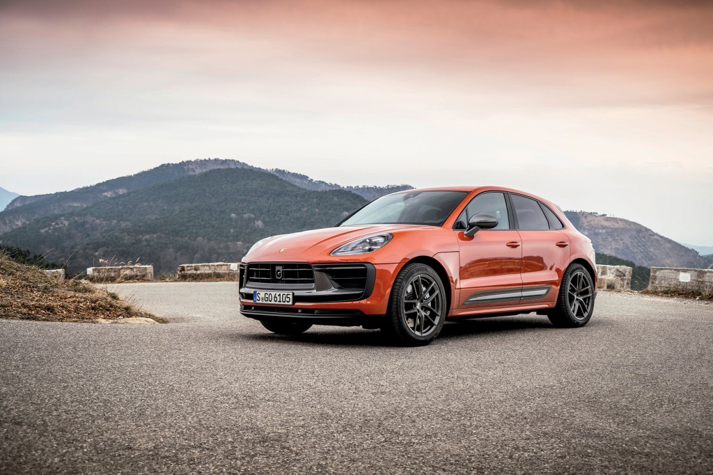 24.4 PORSCHE MACAN T