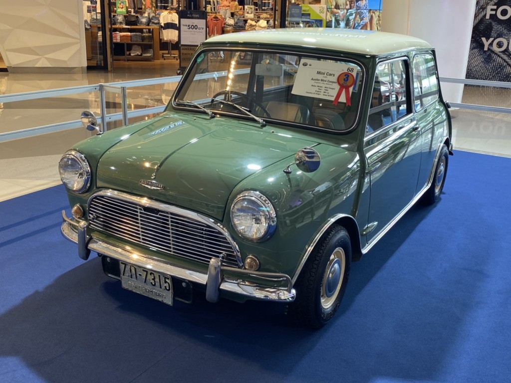 3. เจริญ เลิศอัครธร Austin Mini Cooper 1965