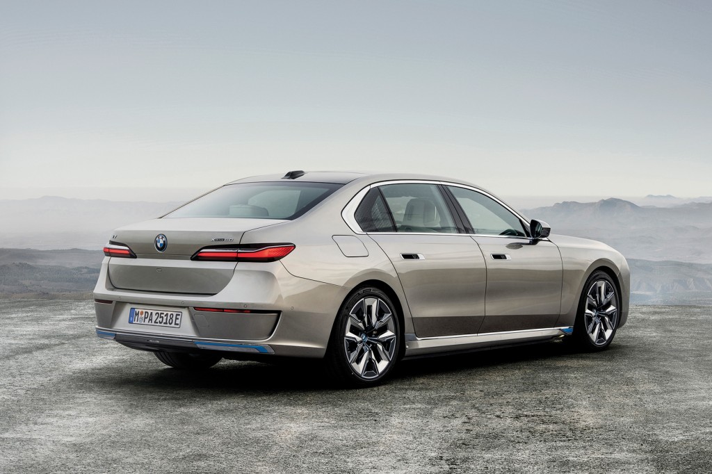 30.2 BMW 7-SERIES