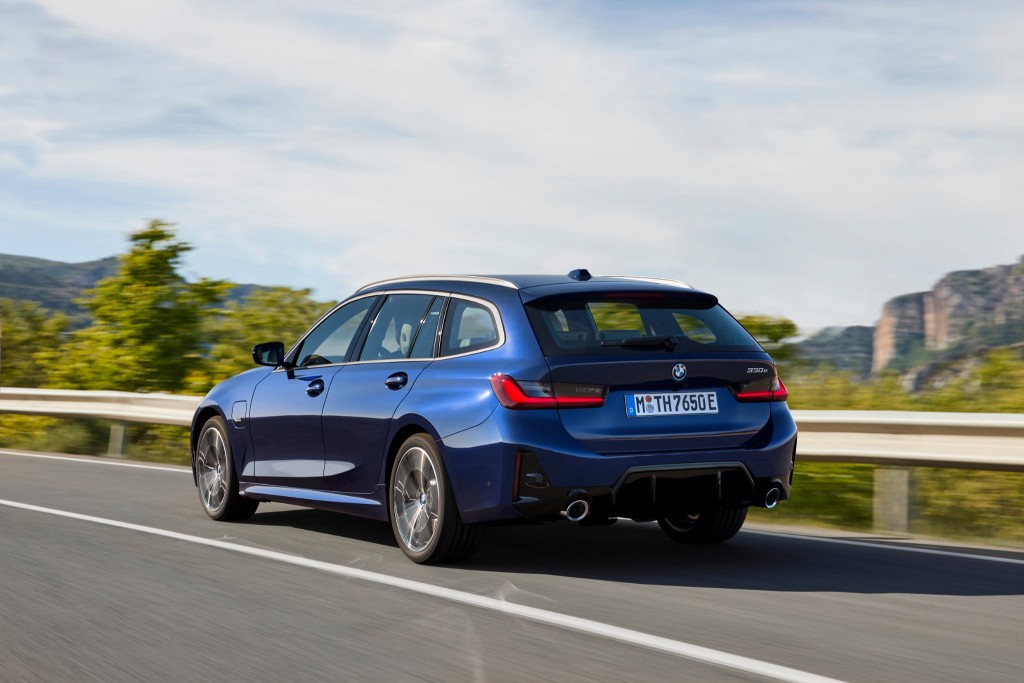 BMW 3 Series LCI (G20) 2023 (1)