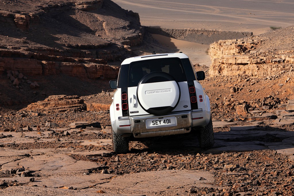 LAND ROVER DEFENDER 130