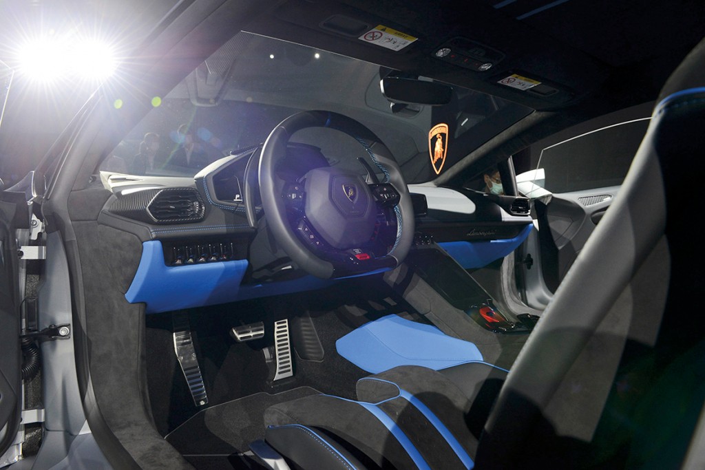 40.3 LAMBORGHINI HURACAN TECNICA