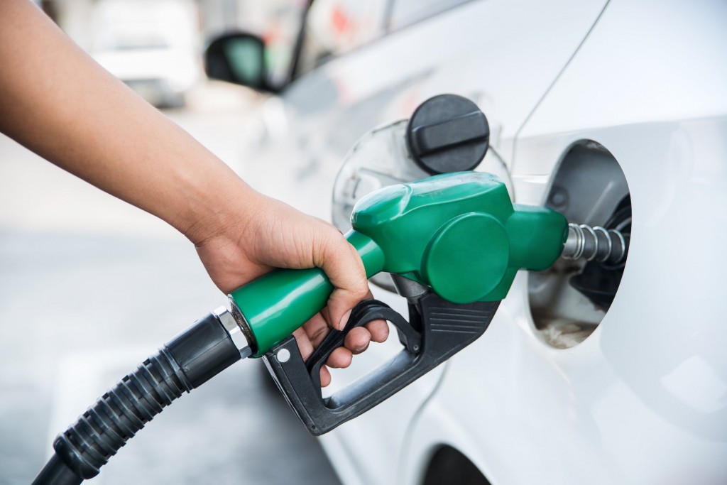 filling-up-gas_gettyimages-524036576