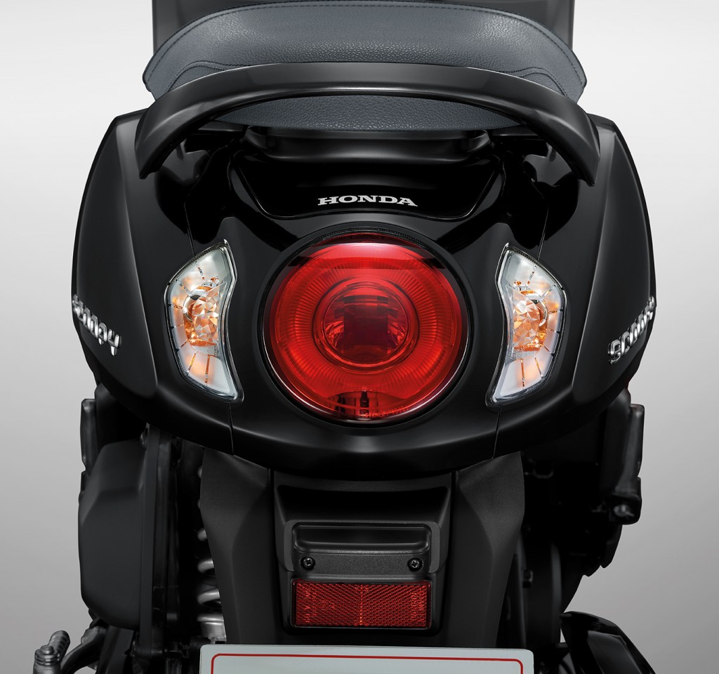 4 Sellpoint Honda Scoopyi Tail lamp