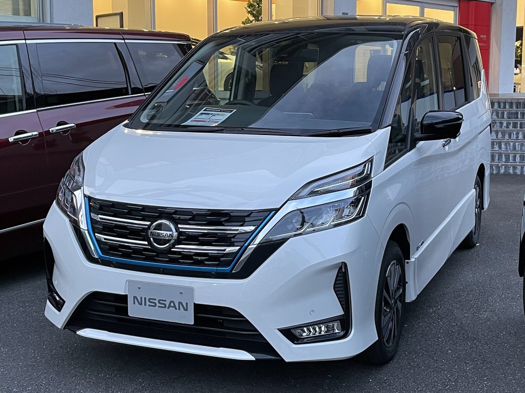 Nissan Serena 2023  (3)