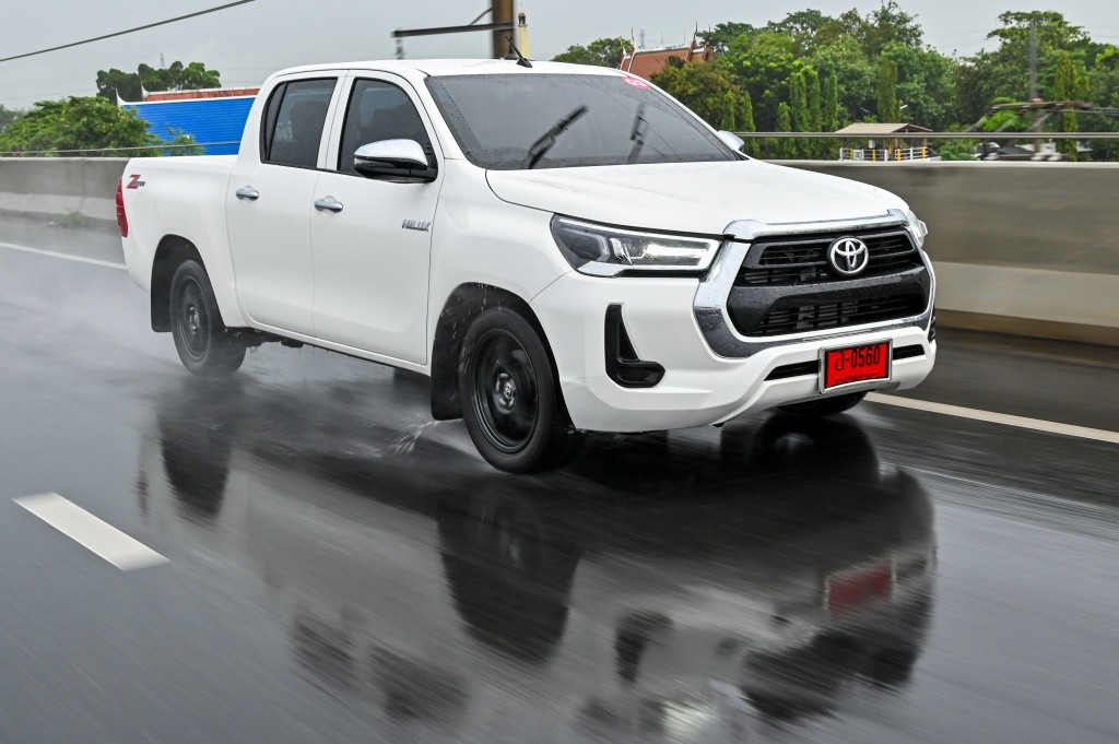 Toyota Hilux Revo D_002