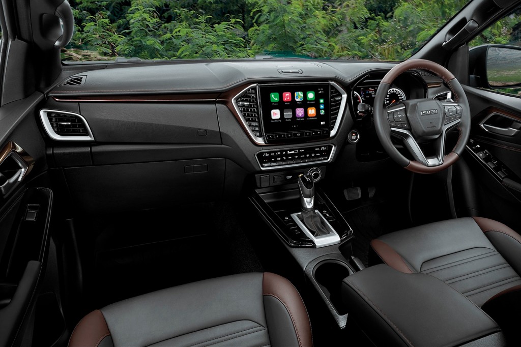 ISUZU D-MAX V-CROSS 4x4 MAGIC EYES