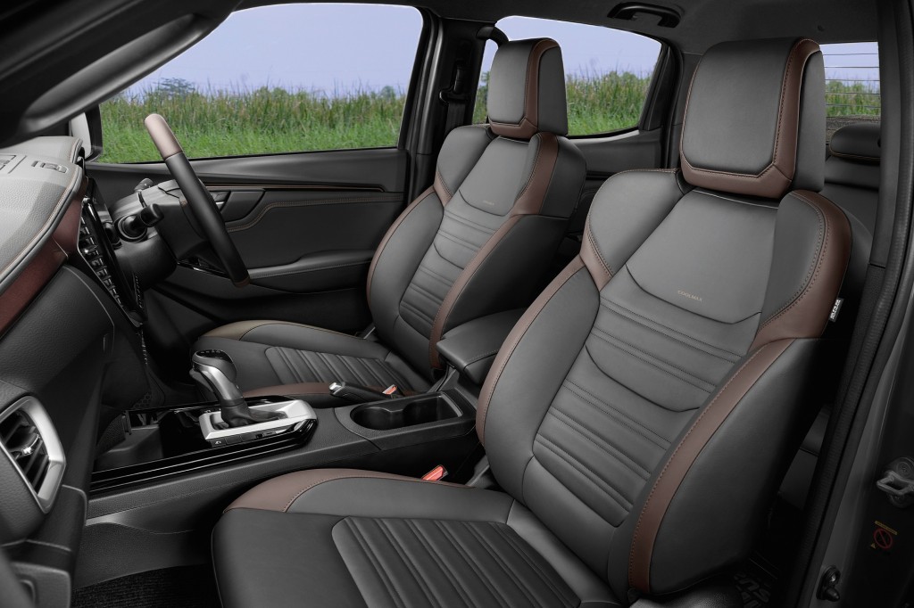 ISUZU D-MAX V-CROSS 4x4 MAGIC EYES
