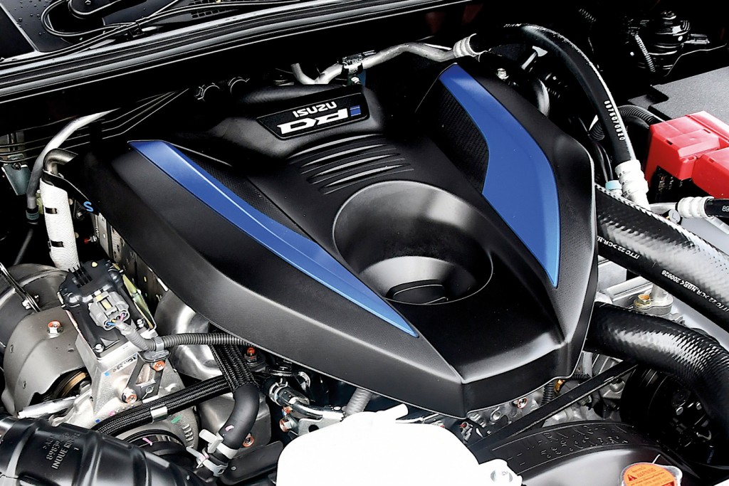 ISUZU D-MAX V-CROSS 4x4 MAGIC EYES