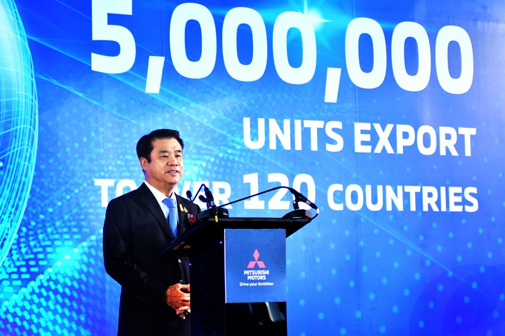 1_H.E. Mr. Suriya Jungrungreangkit at 5 million exports celebration ceremony