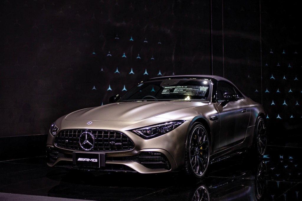 MERCEDES-AMG SL 43