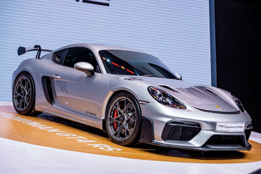 PORSCHE 718 CAYMAN GT4 RS