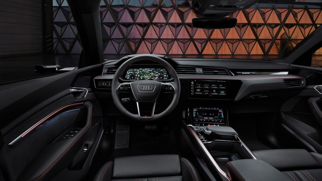 Audi Q8 e-Tron Facelift 2023  (5)