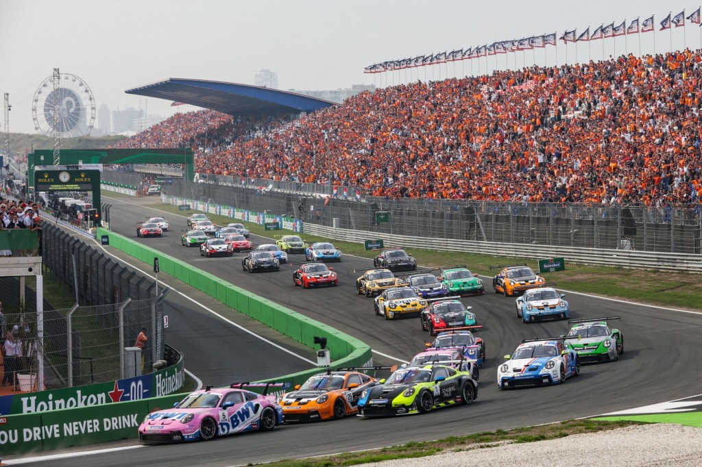 Porsche Mobil 1 Supercup, Zandvoort 2022  Start #5 Dylan Pereira (L, BWT Lechner Racing) #25 Larry ten Voorde (NL, Team GP Elite) #1 Morris Schuring (NL, Huber Racing)