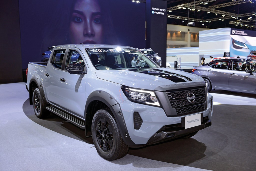 NISSAN NAVARA BLACK EDITION