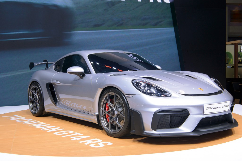 PORSCHE 718 CAYMAN GT4 RS