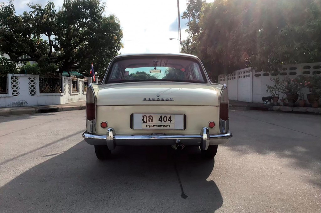 PEUGEOT 404