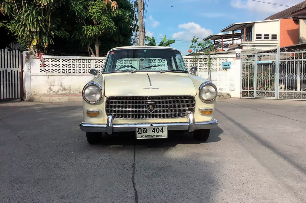 PEUGEOT 404