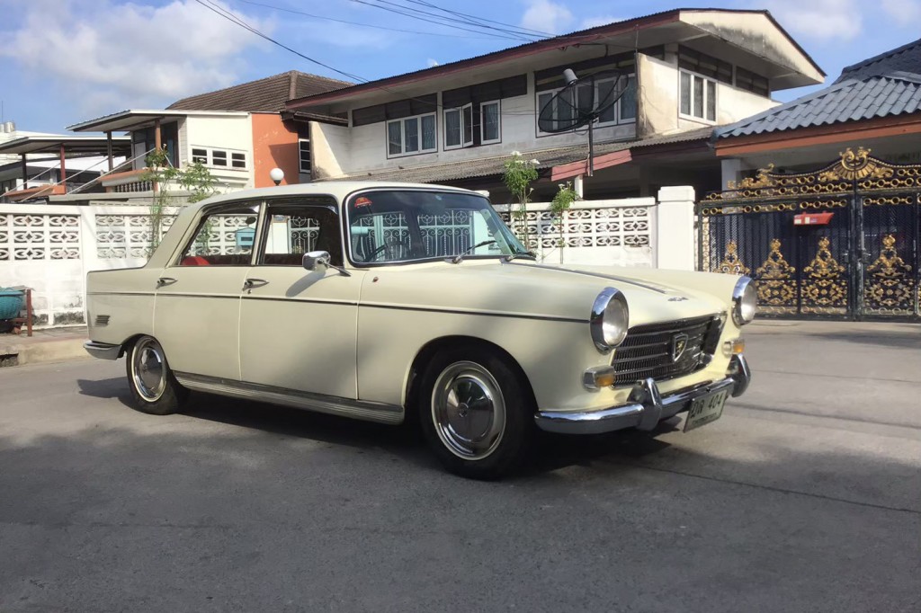 PEUGEOT 404