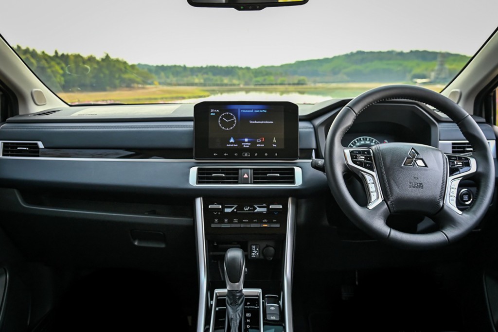 NEW MITSUBISHI XPANDER CROSS