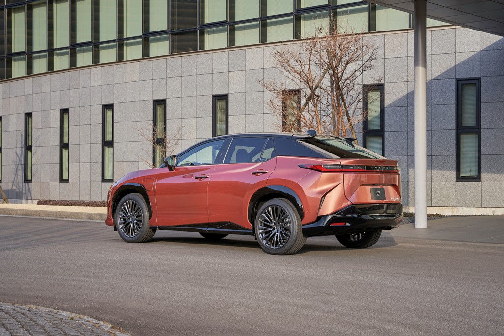 LEXUSRZ 450E PREMIUM 3