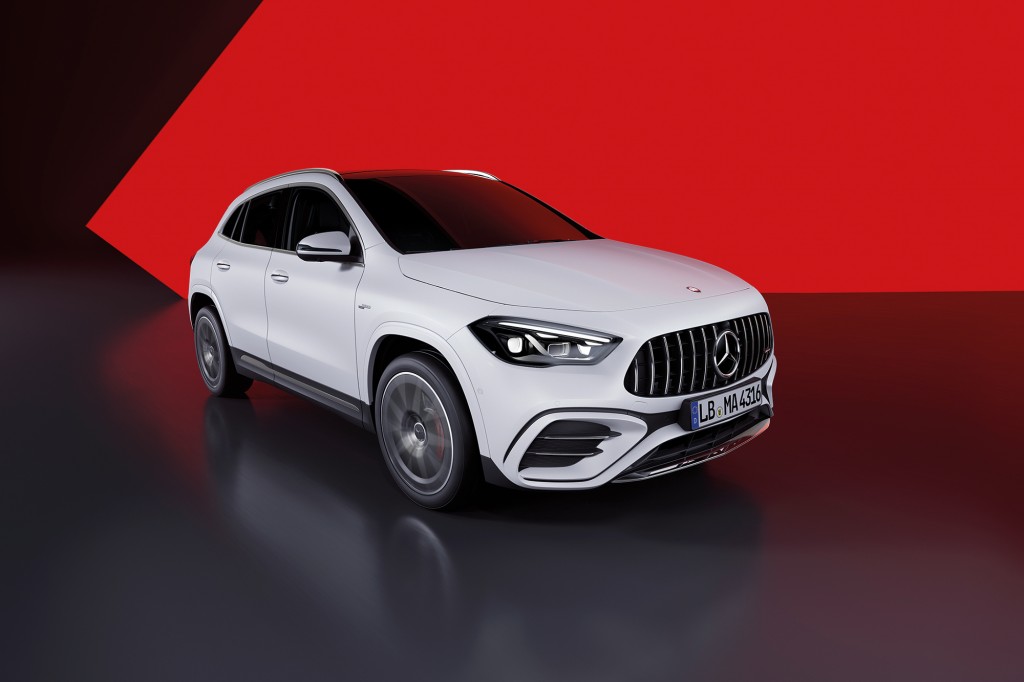 MERCEDES-BENZ GLA