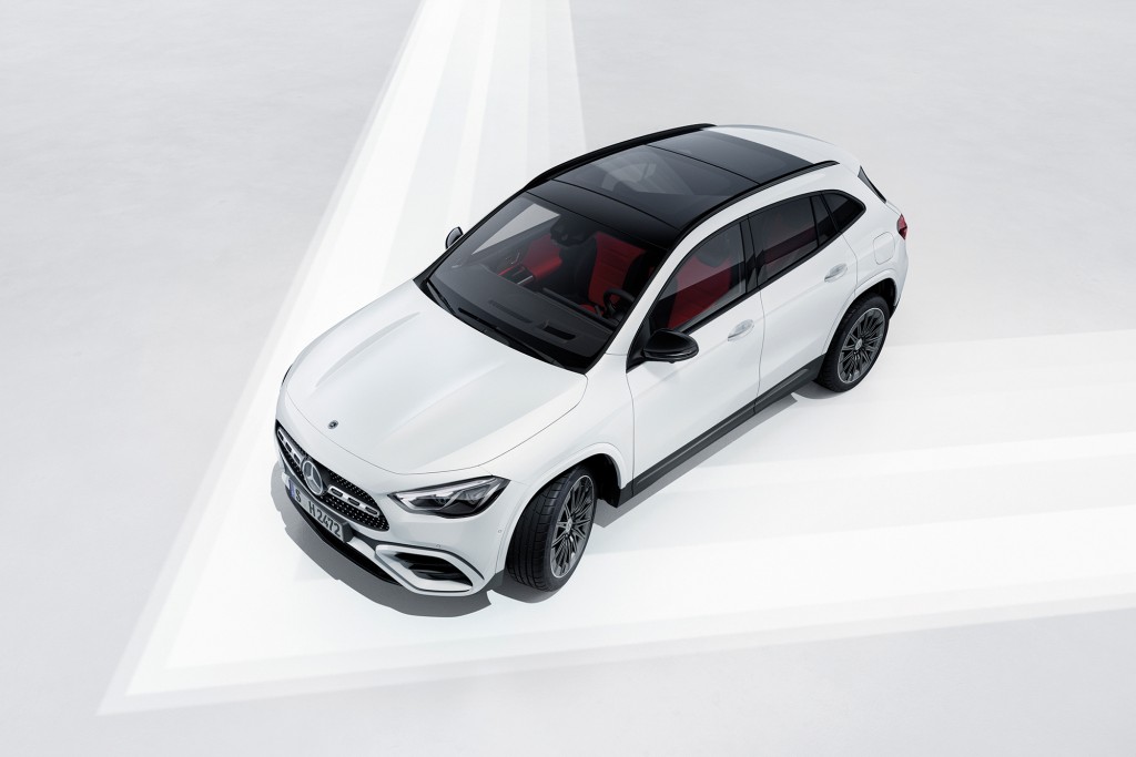 MERCEDES-BENZ GLA