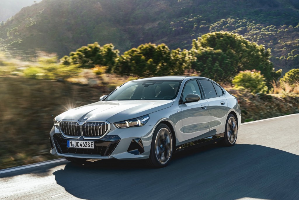 BMW Series-5  G60 (12)