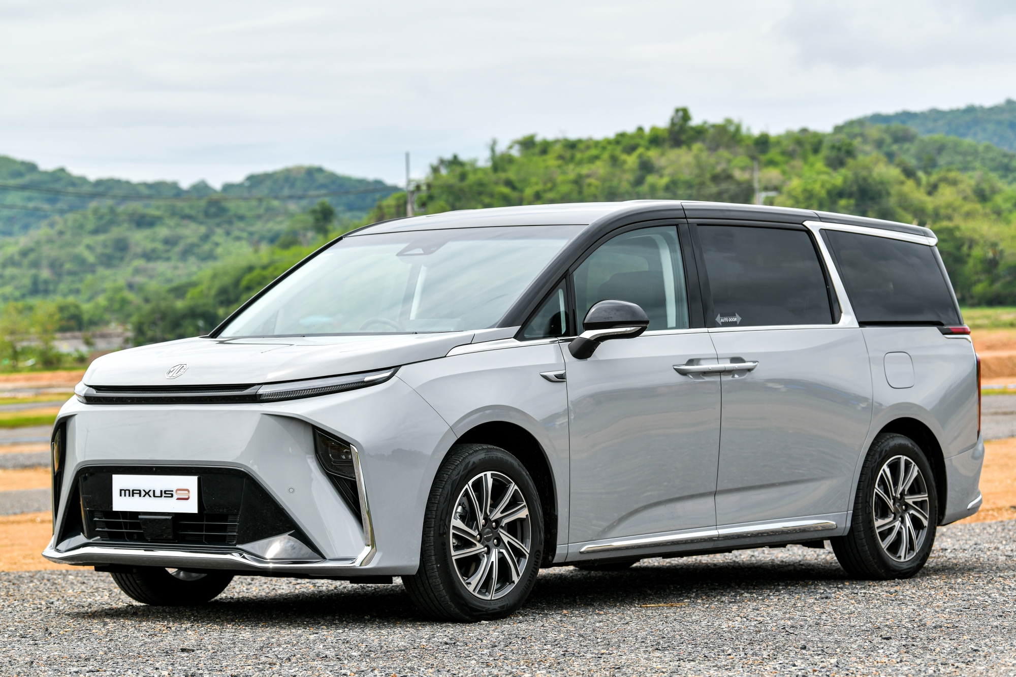 MG MAXUS 9 MG ES TEST DRIVE AUTOINFO ONLINE 2023 (12)