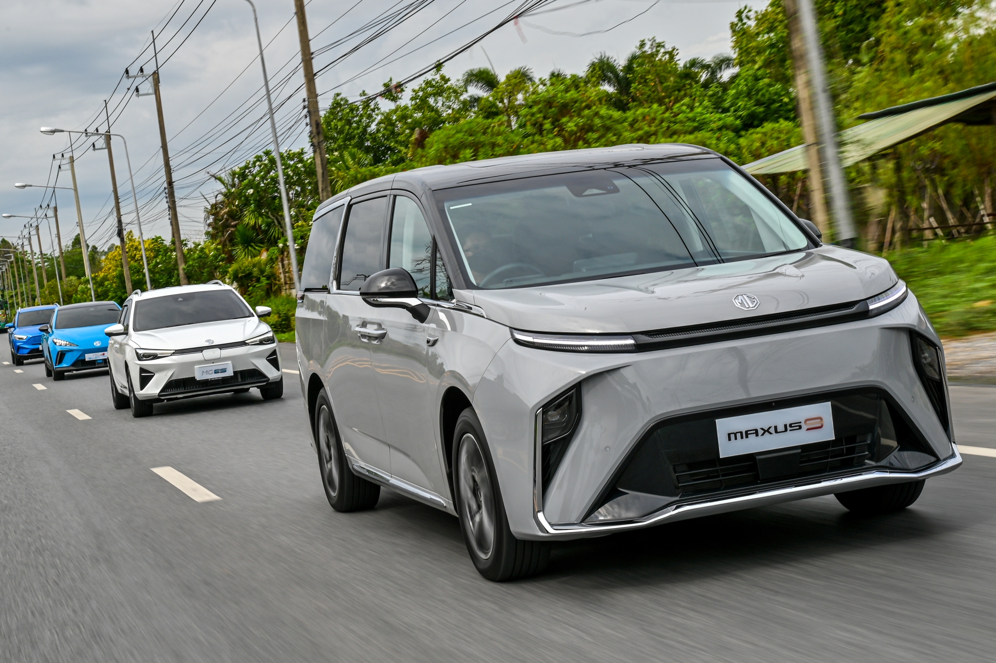 MG MAXUS 9 MG ES TEST DRIVE AUTOINFO ONLINE 2023 Rolling (3)
