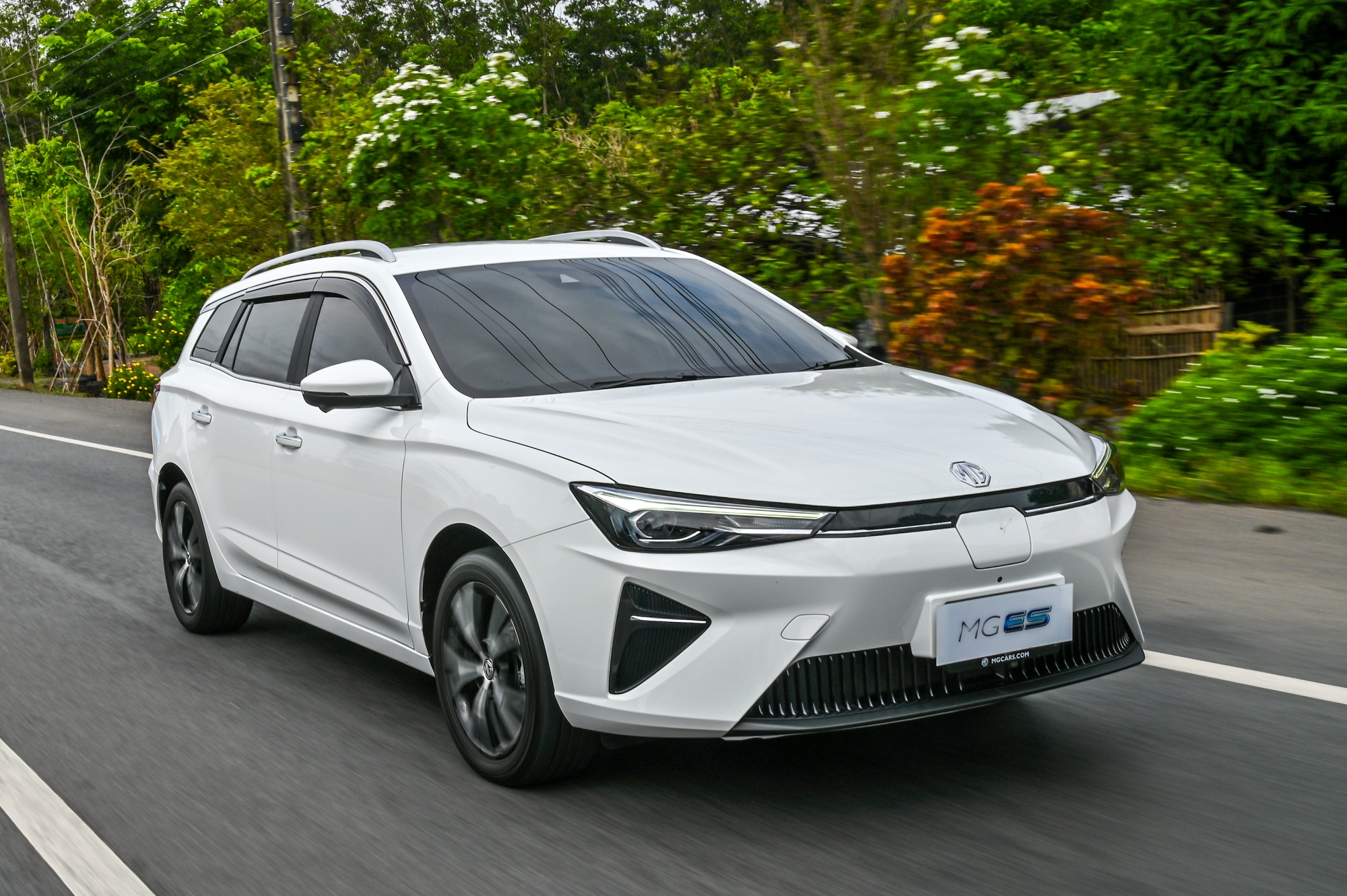 MG MAXUS 9 MG ES TEST DRIVE AUTOINFO ONLINE 2023 Rolling (6)