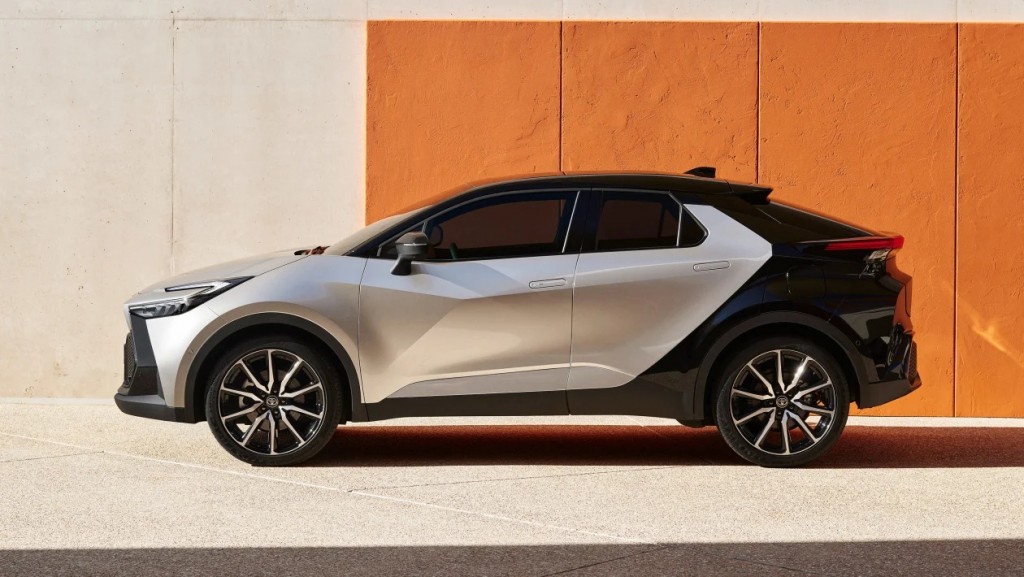 Toyota C-HR 2024 (17)