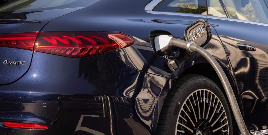 Automakers open EV station 11
