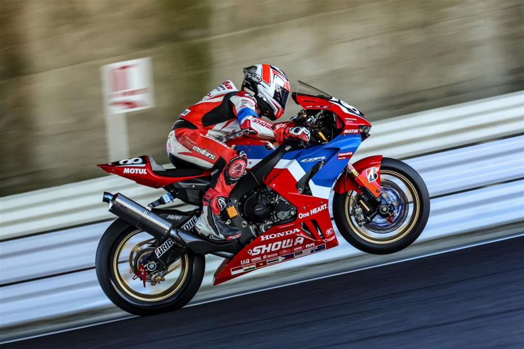 Honda CBR1000RR-R ประกาศความยิ่งใหญ่ (9)